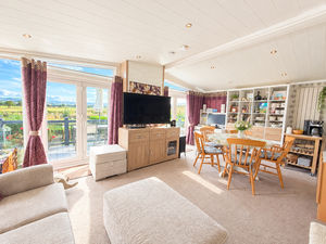 Living- click for photo gallery